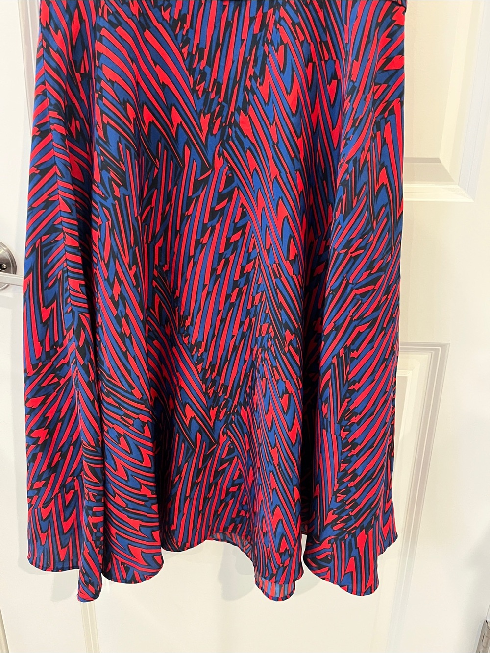 Banana Republic Red Blue Black Pattern Pleated Handkerchief Dress Size 6 - Picture 5 of 12